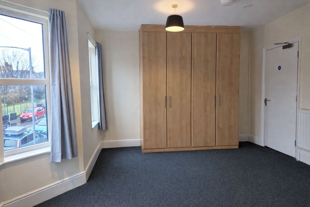 Property photo 3 of 12 Picture No. 13