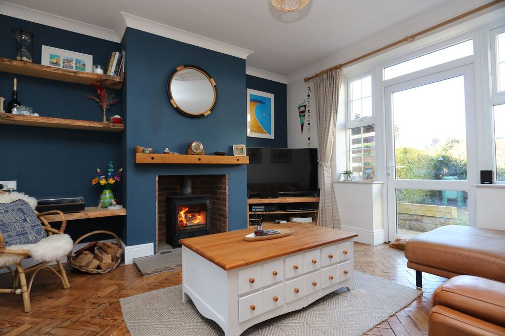 Property photo 2 of 36