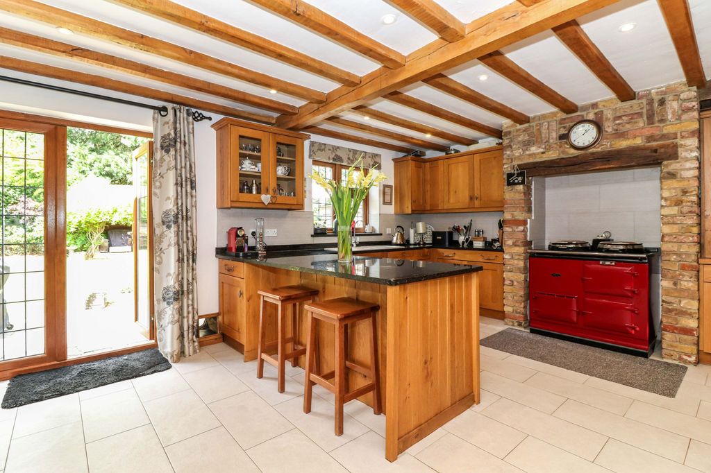 Property photo 3 of 40
