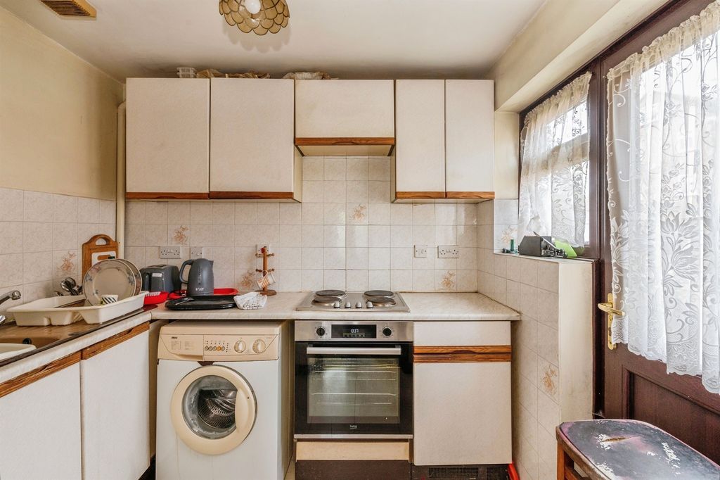 Property photo 2 of 9