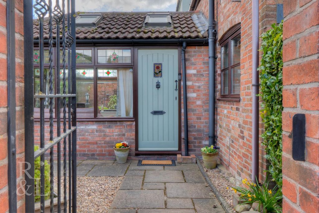 Property photo 3 of 26 Batched  (33).Jpg