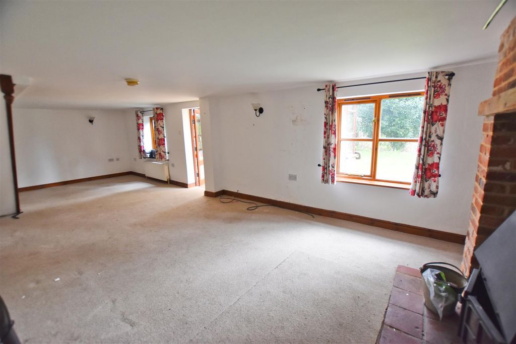 Property photo 2 of 29