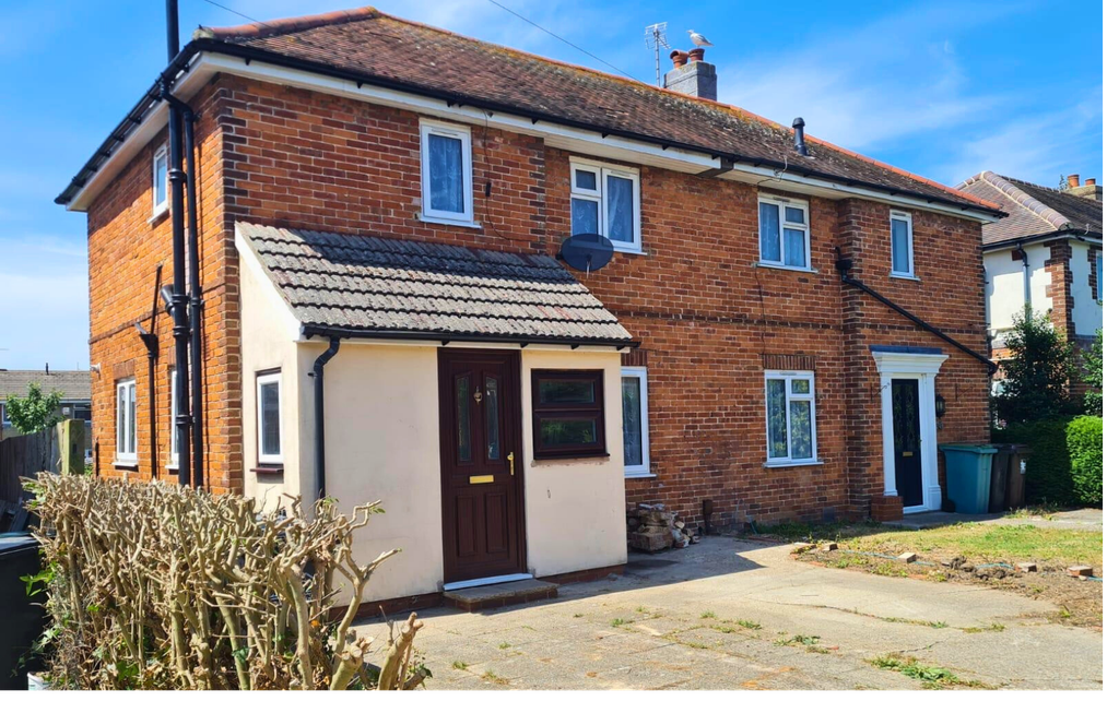 Property photo 1 of 11 Front (Exterior)