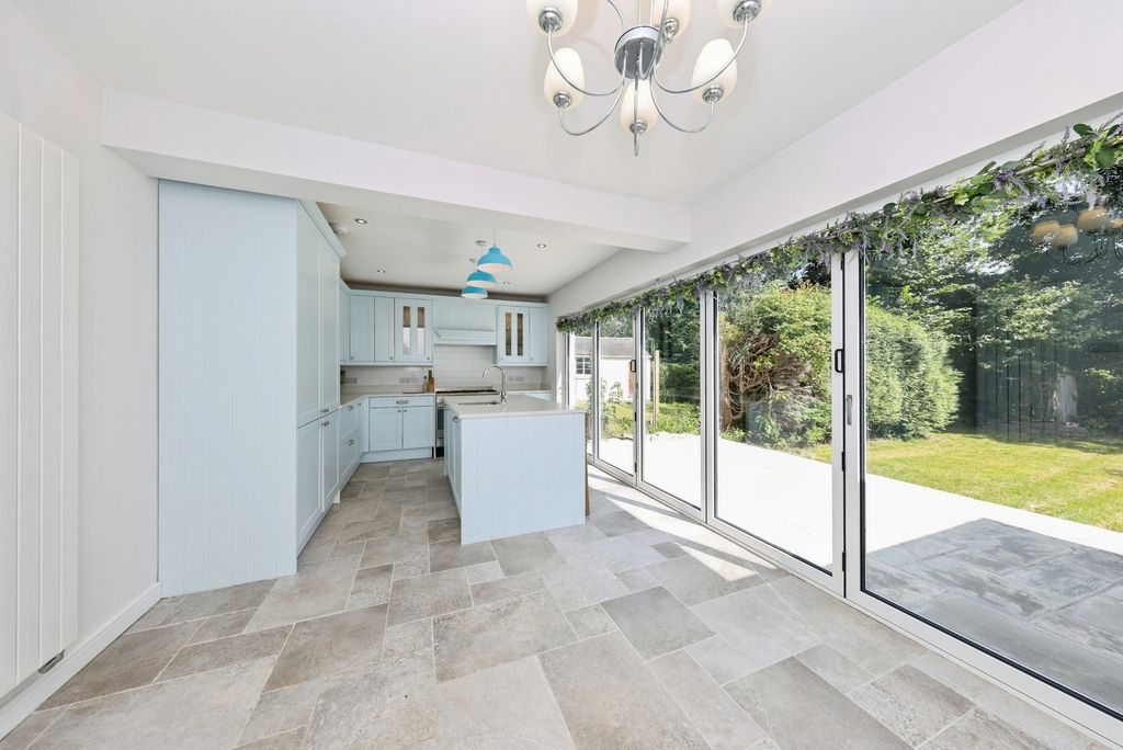Property photo 2 of 30 Pbox-Img.Jpg