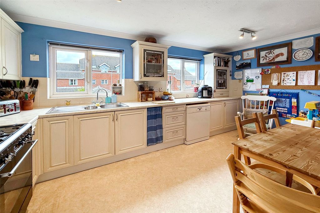 Property photo 2 of 24 Picture No. 15
