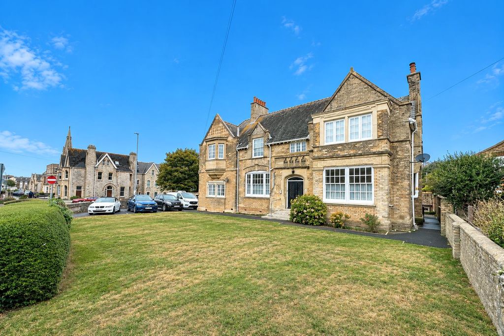 Property photo 1 of 17 1.Png