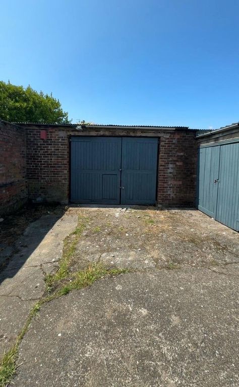 Property photo 1 of 5 Photo 5