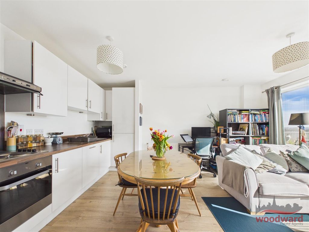 Property photo 2 of 10 Cam05267G0-Pr0187-Still004.Jpg