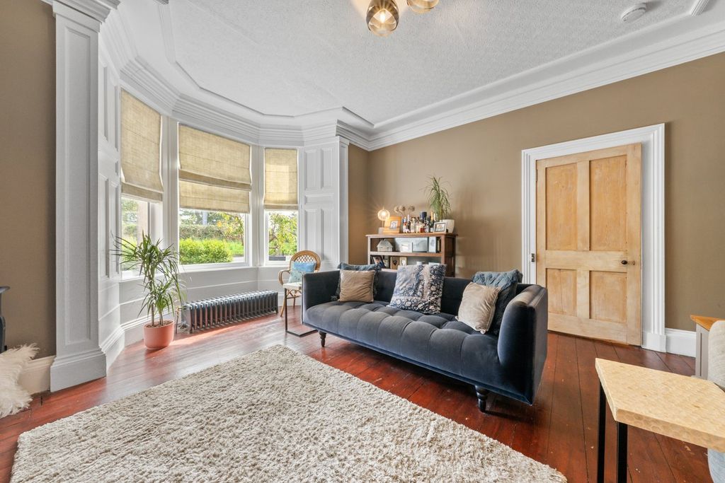 Property photo 2 of 37