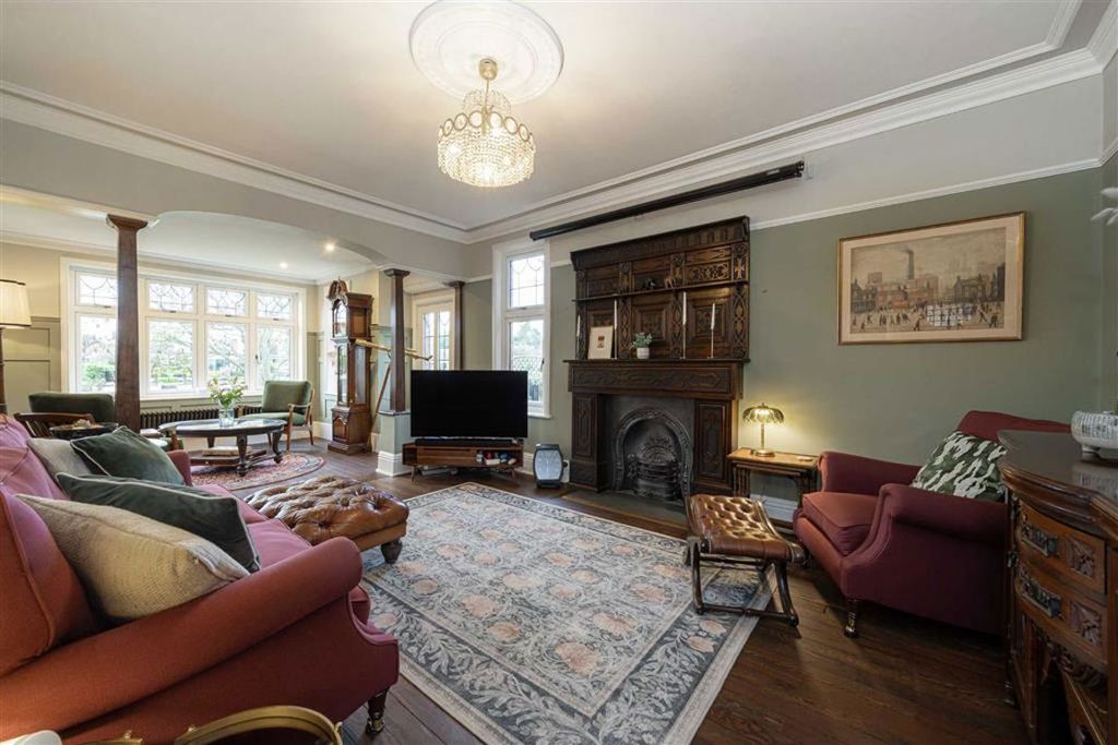 Property photo 2 of 18