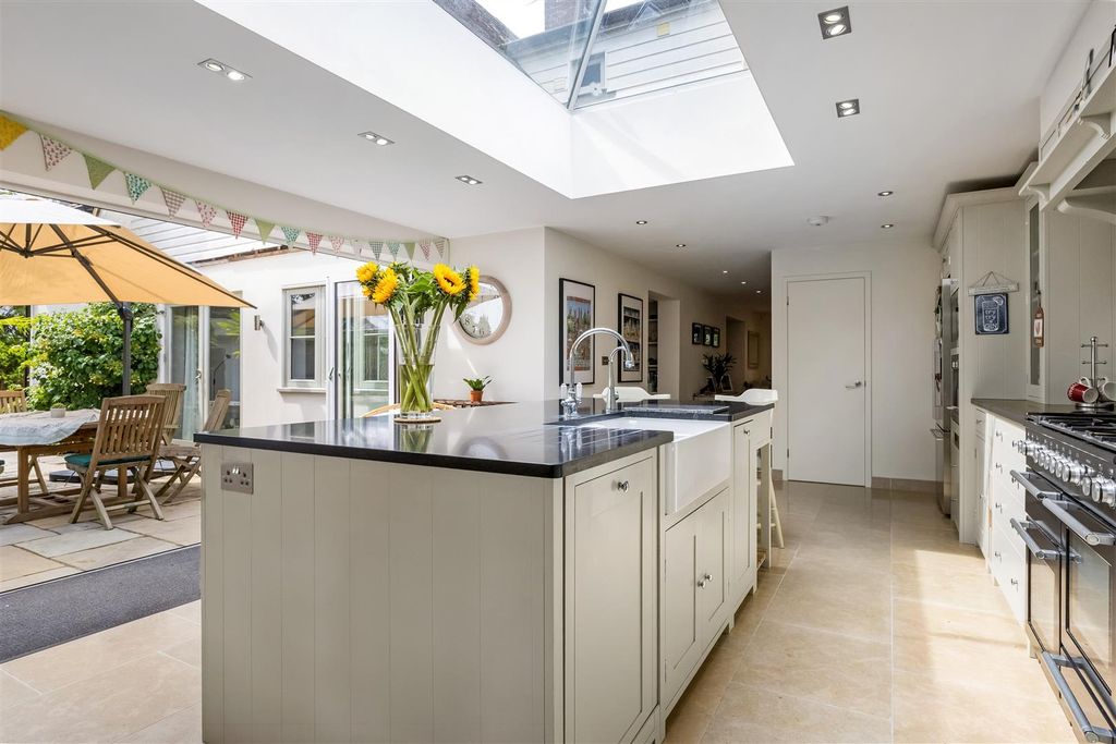 Property photo 3 of 26 96360_1-Wootton-Road  (10).Jpg