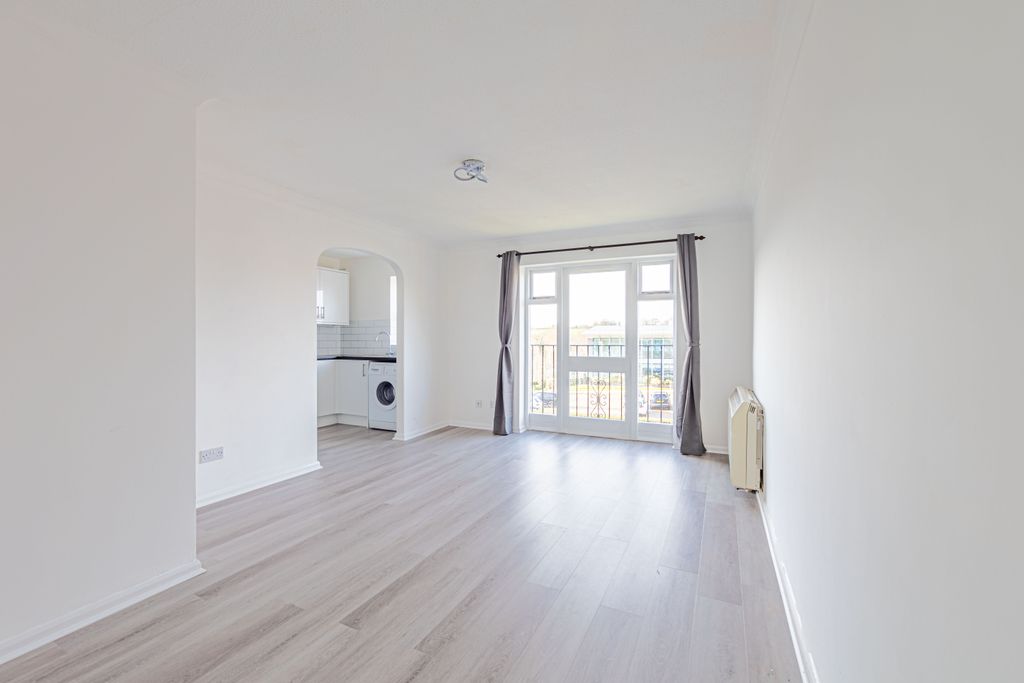 Property photo 3 of 7 12A Station Approach