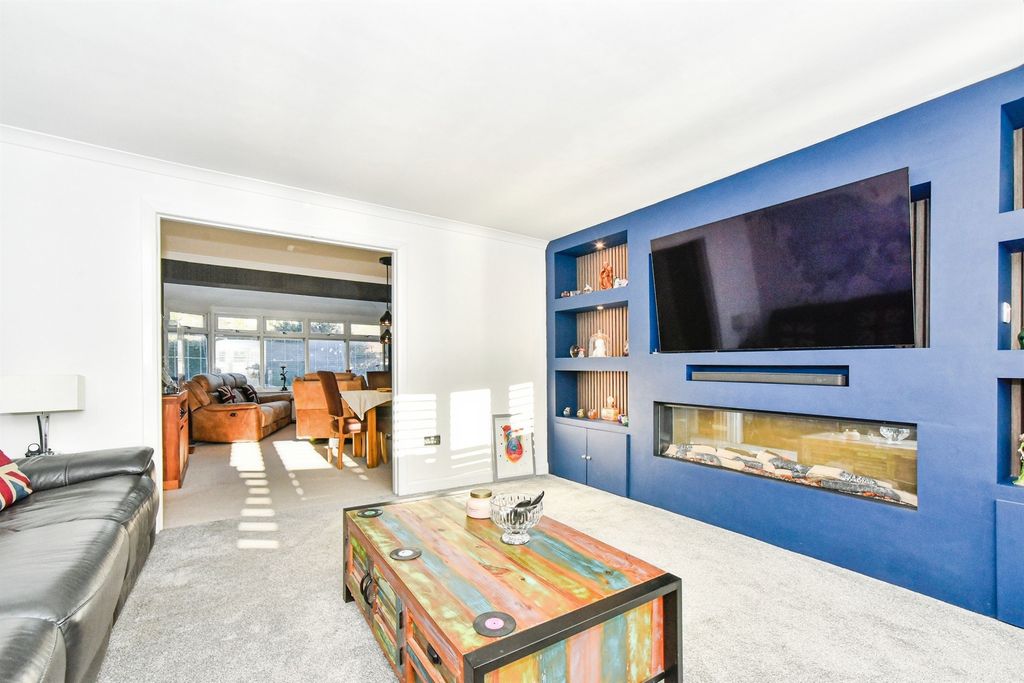 Property photo 2 of 22