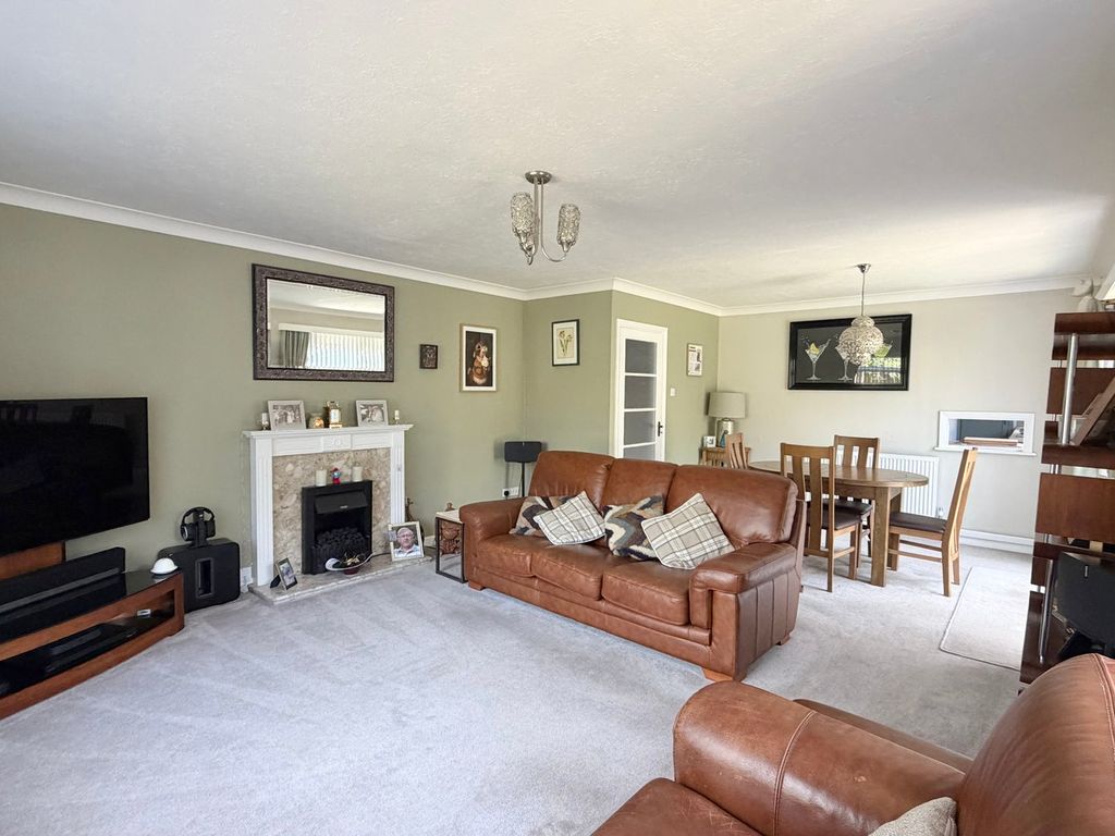 Property photo 2 of 23