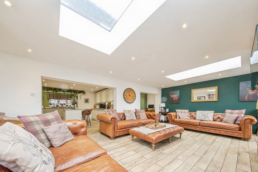 Property photo 3 of 20