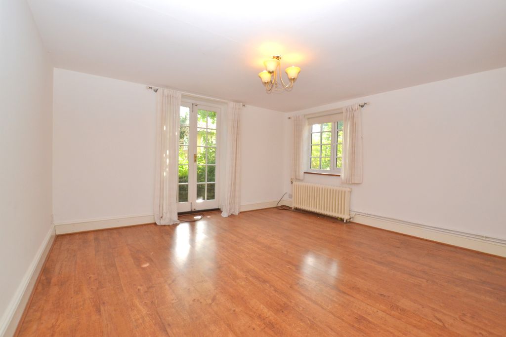 Property photo 2 of 24