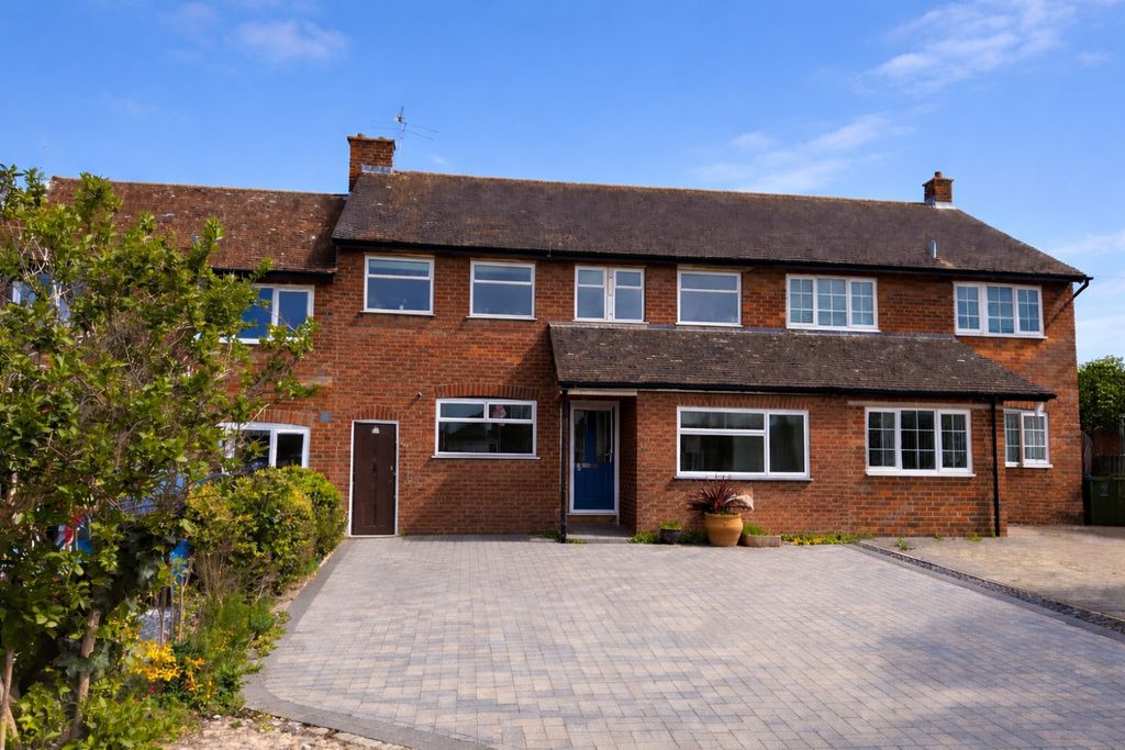 Property photo 1 of 15 20 Addison Road