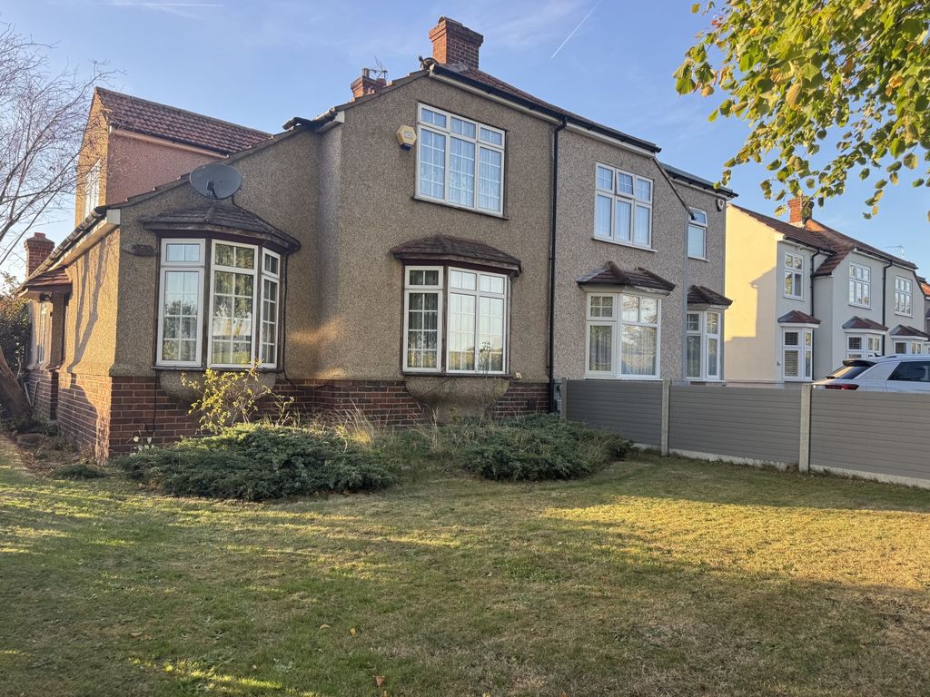 Property photo 2 of 15 Presented By Robert At Ewemove Bexleyheath And Dar