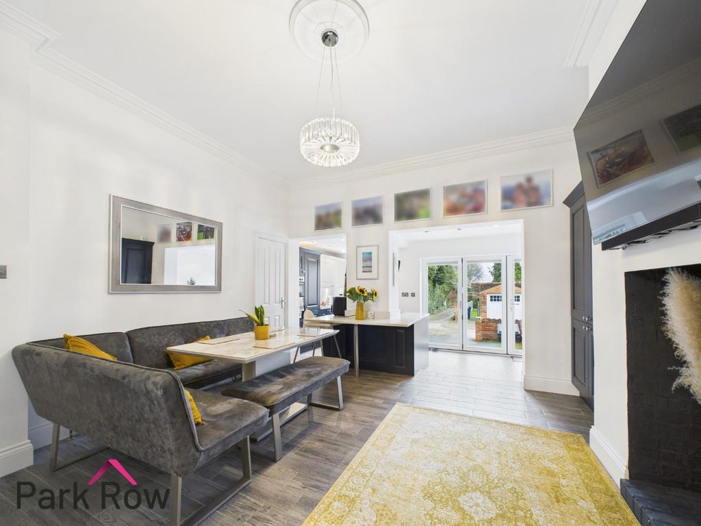 Property photo 2 of 36