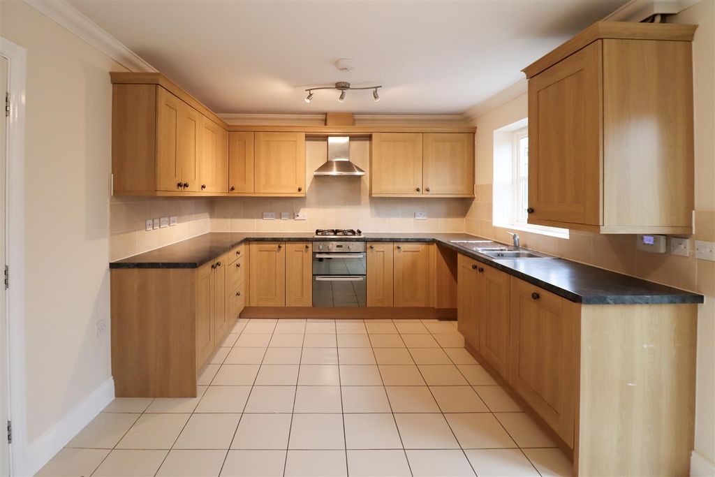 Property photo 2 of 12 Img_5135.Jpg