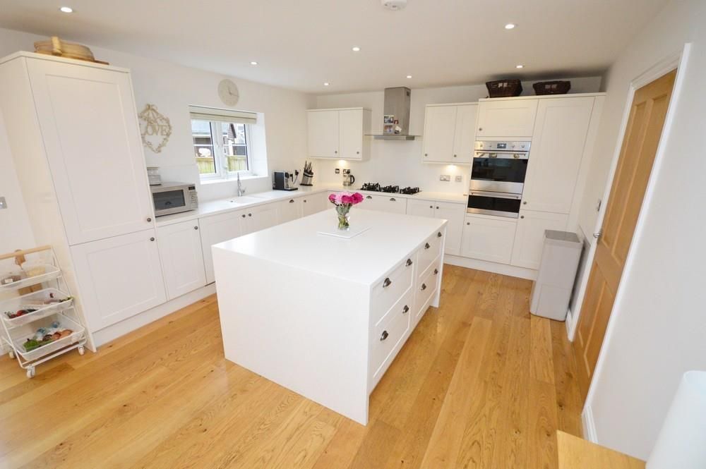 Property photo 3 of 18 Kitchen/Dining Room