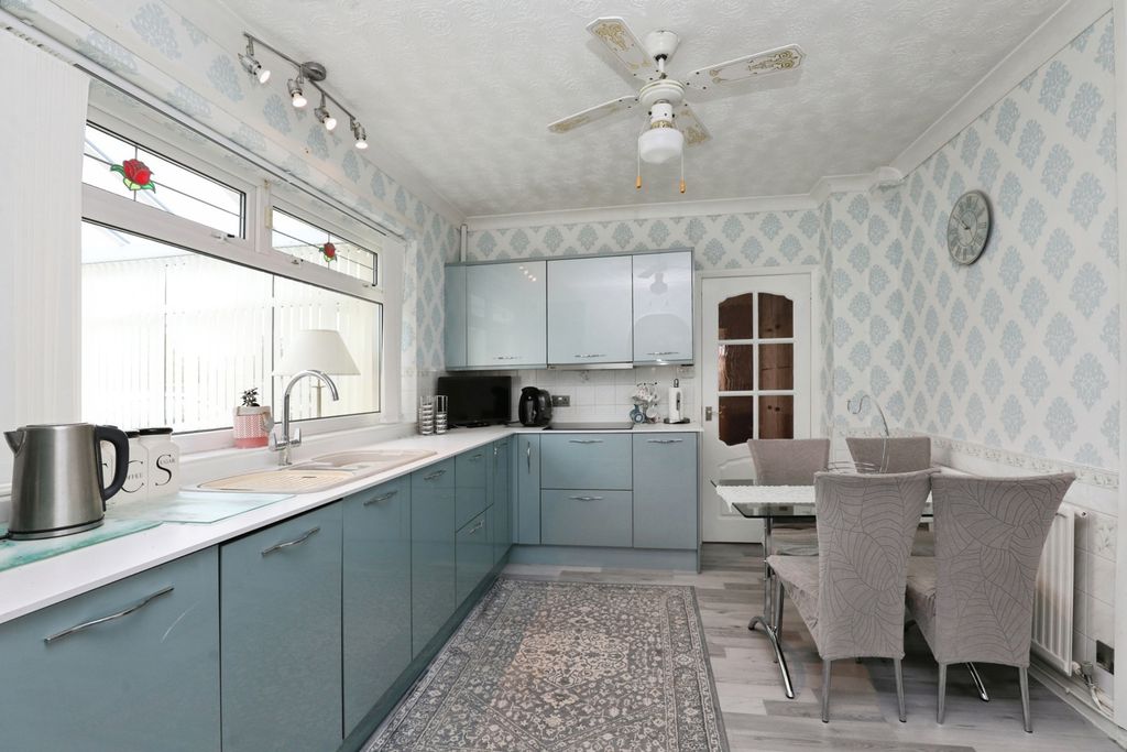 Property photo 3 of 24 Pbox-Img.Jpg