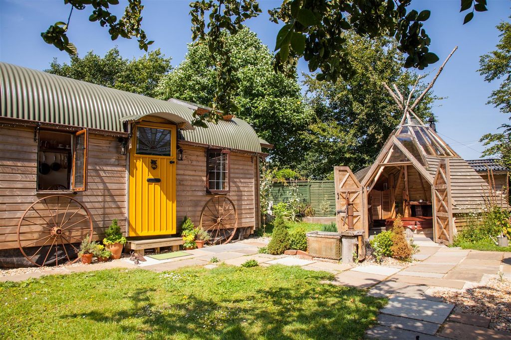 Property photo 1 of 19