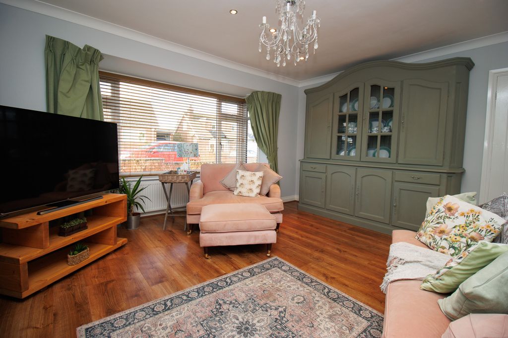 Property photo 3 of 20