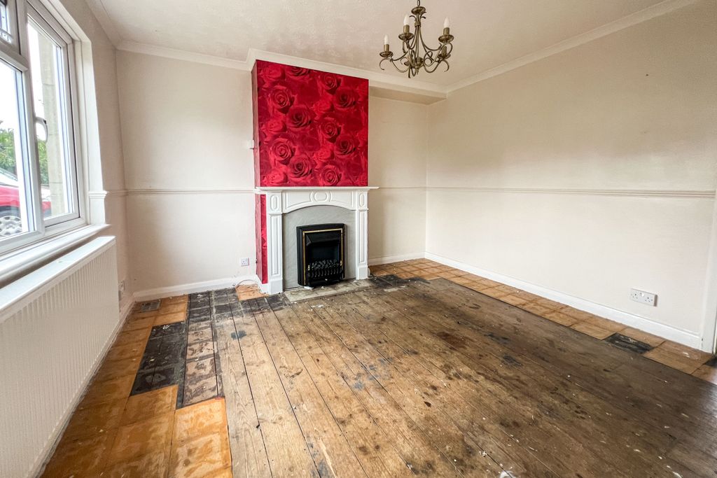 Property photo 3 of 16 90 Ladyfield Road, Chippenham, Wiltshire, Sn14 0Aw