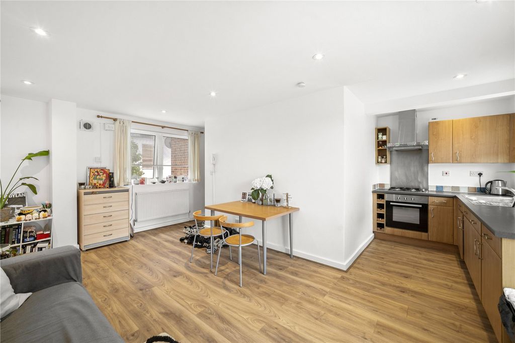 Property photo 1 of 14 Picture No. 16
