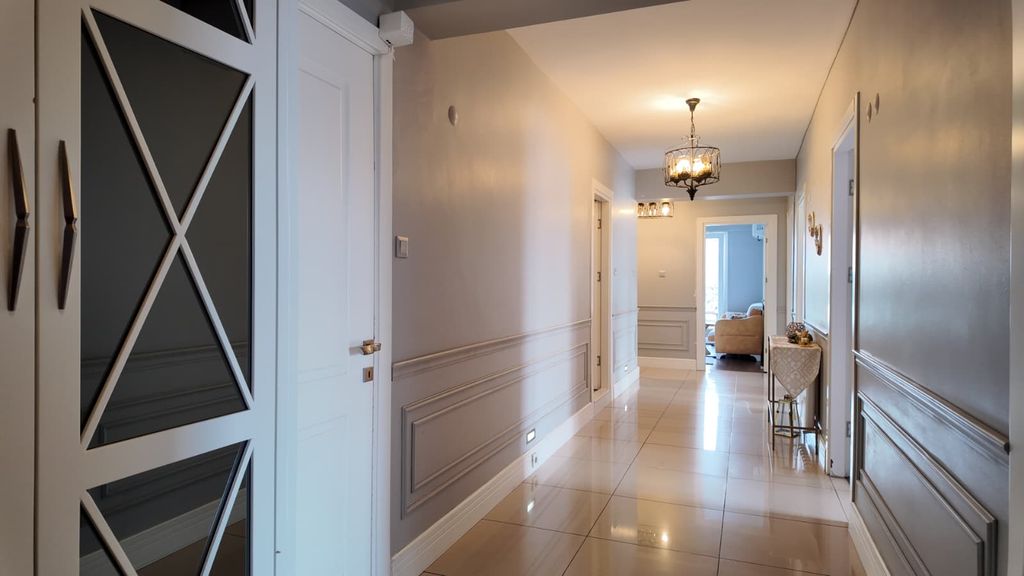 Property photo 2 of 37