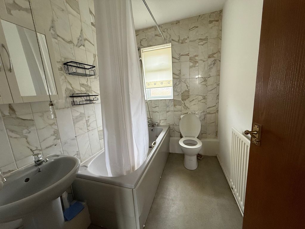 Property photo 2 of 8 Image