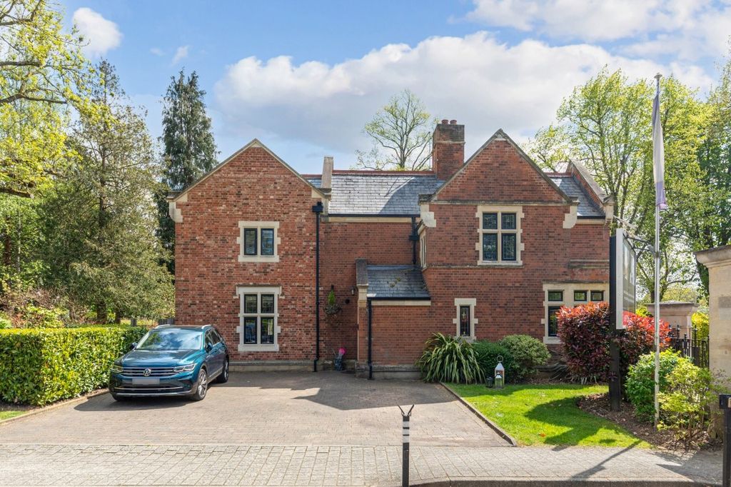 Property photo 2 of 12