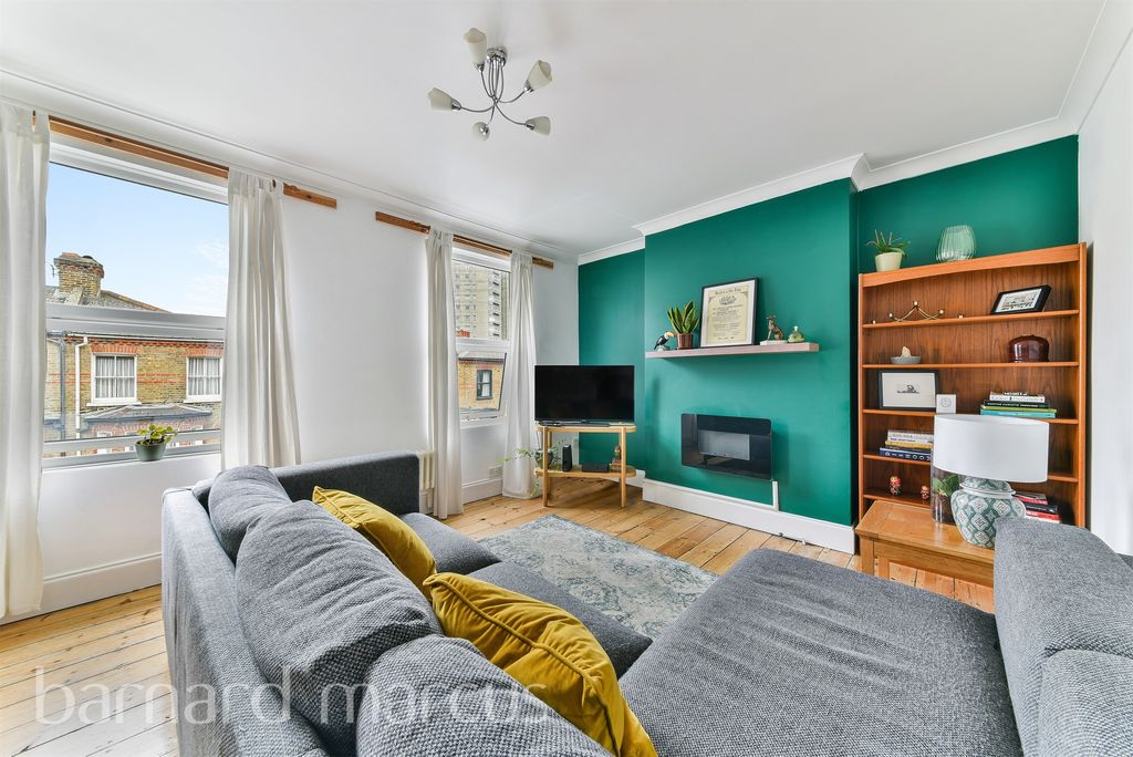 Property photo 3 of 12