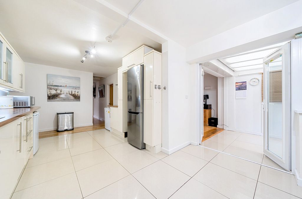 Property photo 1 of 21 1365107-9-68F5F70...