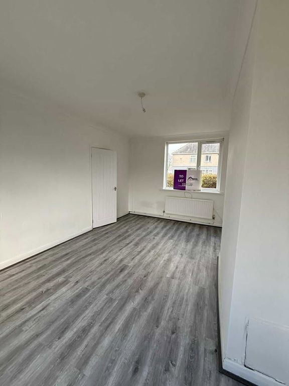 Property photo 3 of 19 7 Fir Grove 3