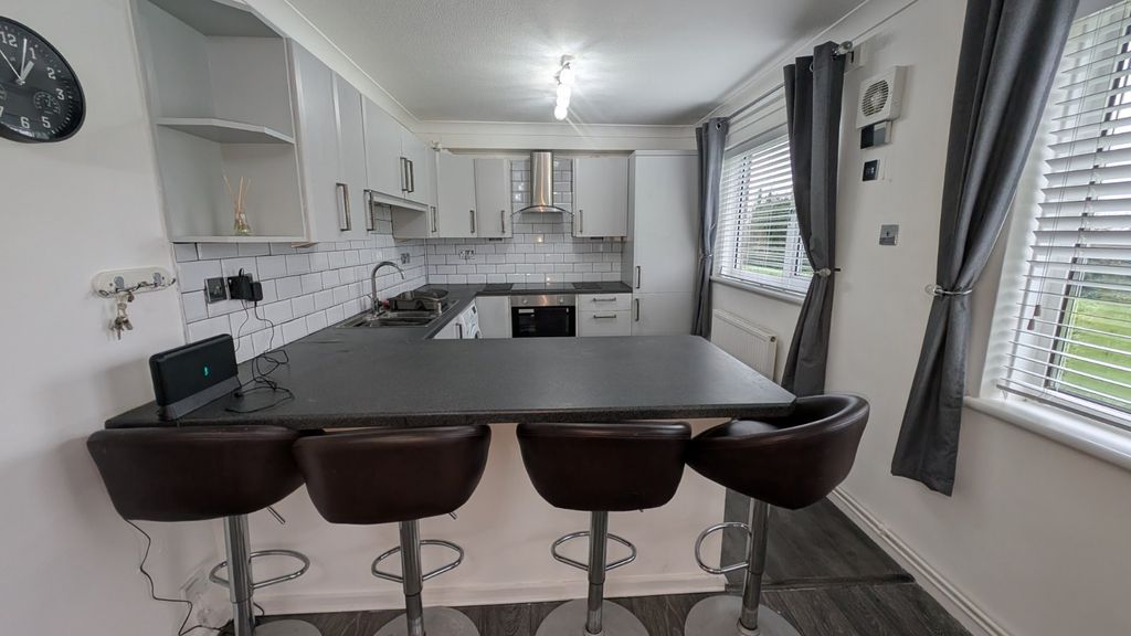 Property photo 3 of 7 Picture 3