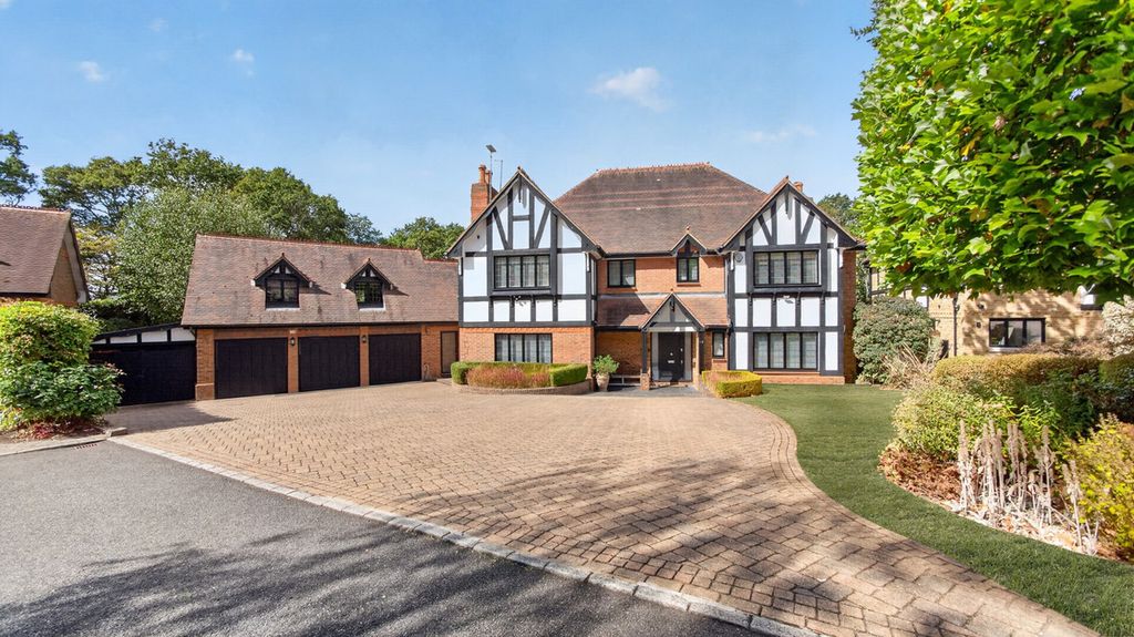 Property photo 1 of 32