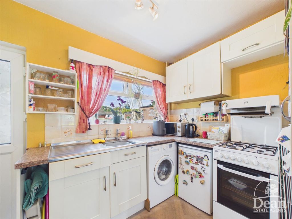 Property photo 2 of 20