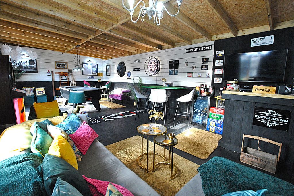 Property photo 2 of 34