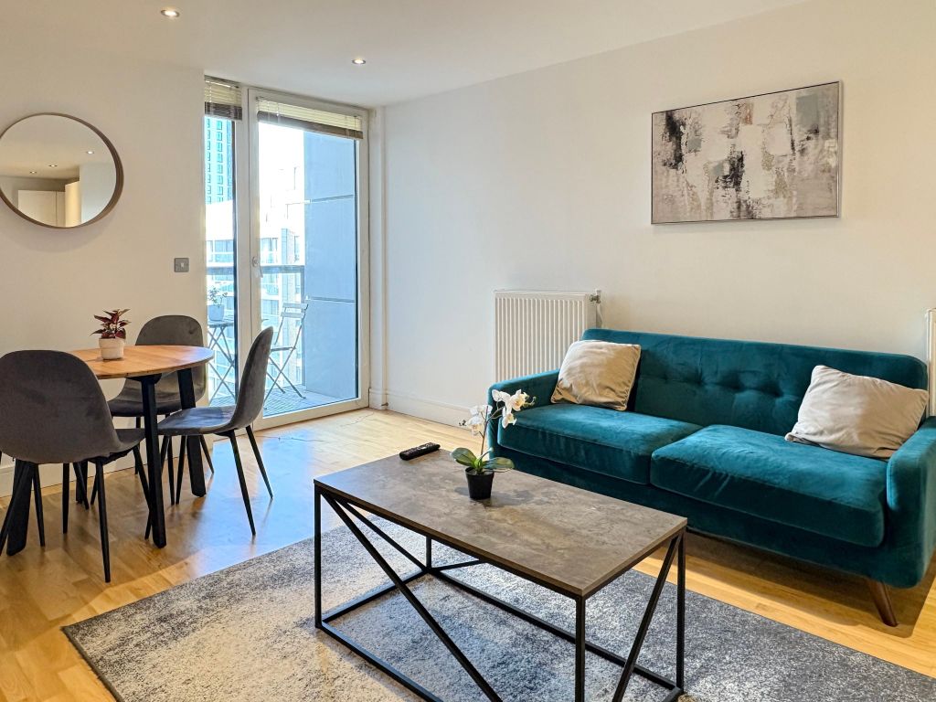 Property photo 1 of 16 Living Room