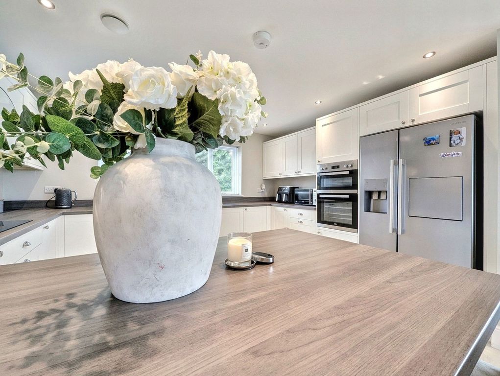 Property photo 2 of 30