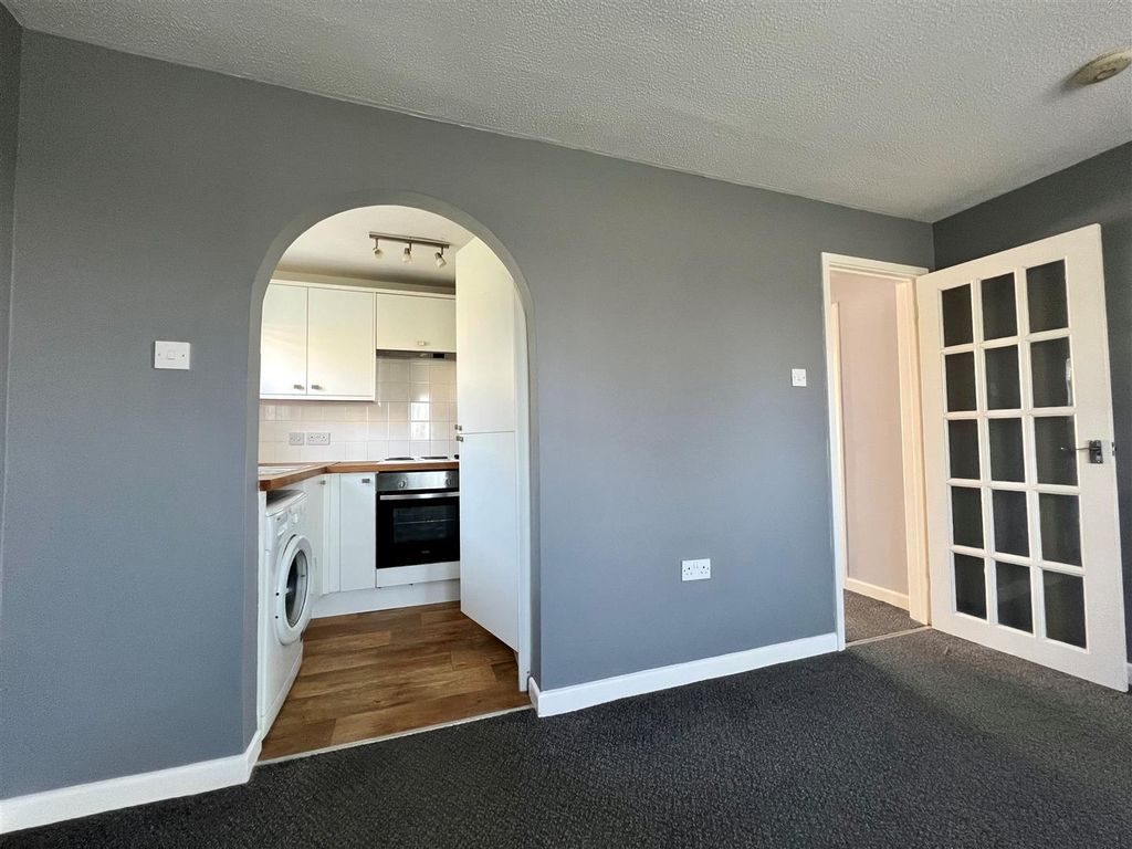 Property photo 2 of 18 9.Jpg