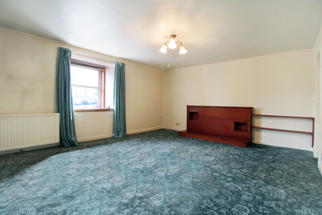 Property photo 3 of 24