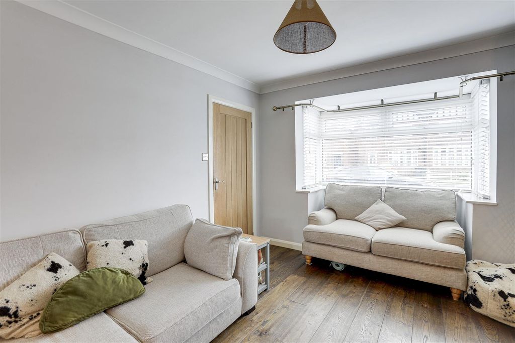 Property photo 2 of 19 442.Jpg