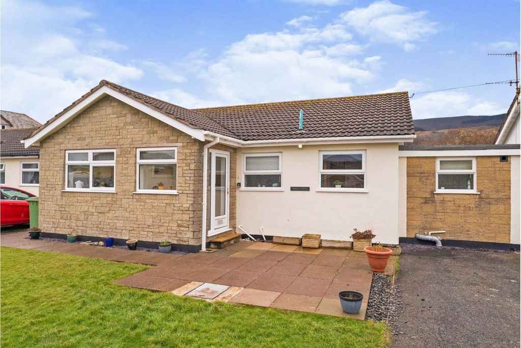 3 bed bungalow for sale Fairbourne