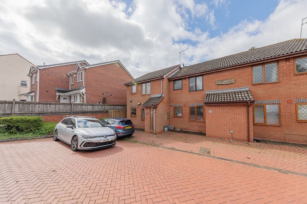 Property photo 1 of 18