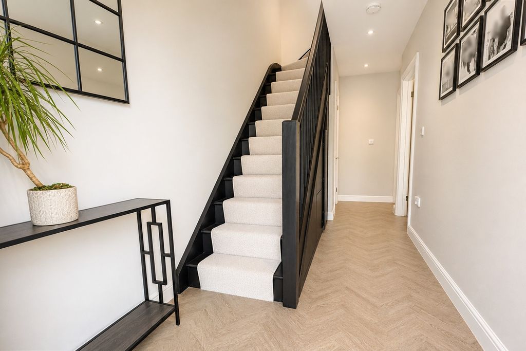 Property photo 2 of 16 4807223