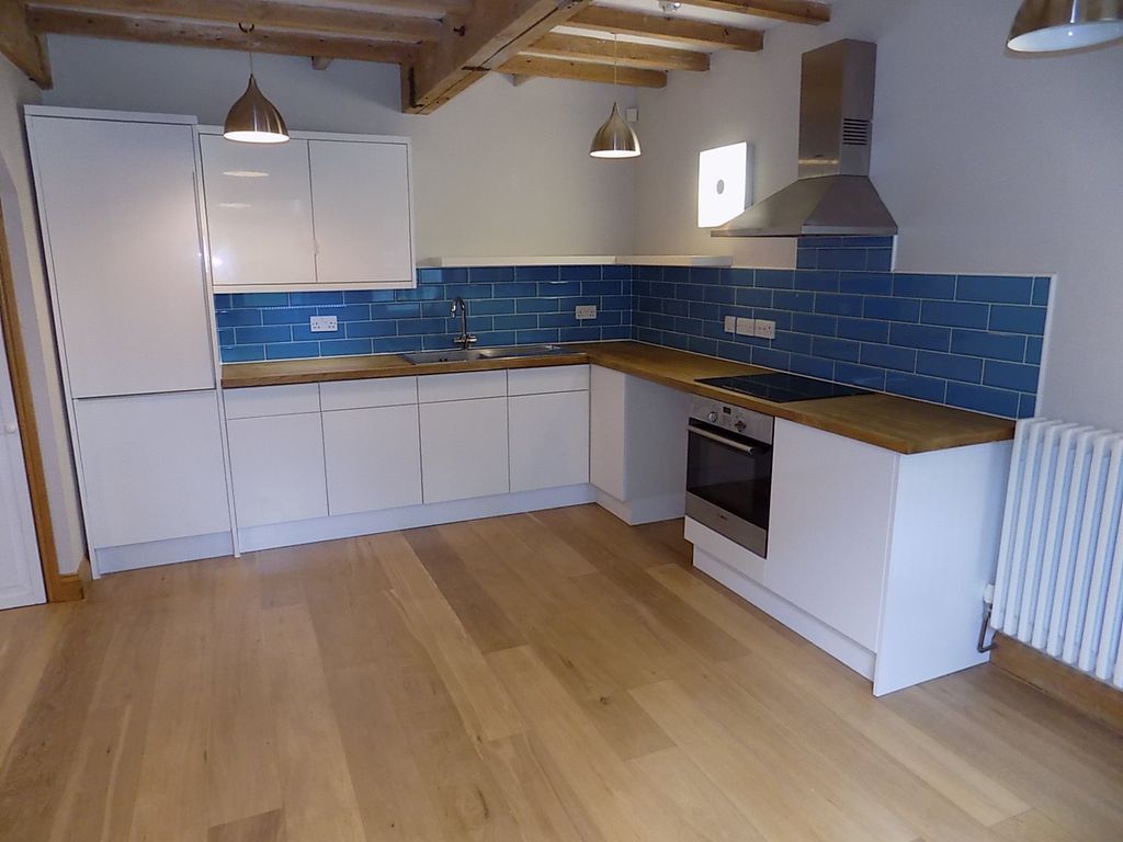 Property photo 2 of 9 Kitchen 1