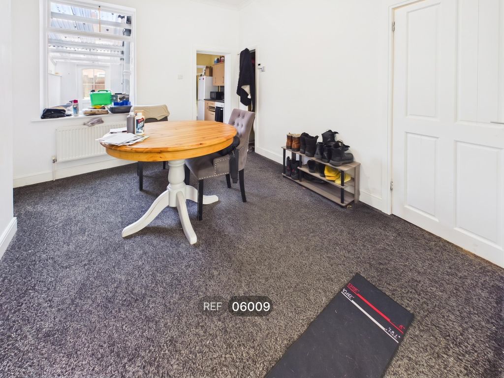 Property photo 3 of 12 Dining Room